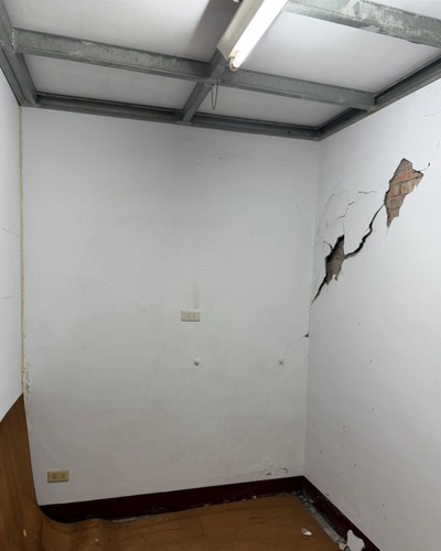 泥作工程 台中壁癌處理, 台中壁癌打除, 台中泥作, 台中油漆, 台中泥作工程行, 台中潭子泥作工程施工、台中潭子房屋修繕改造、台中潭子增建翻新、台中潭子基礎工程灌漿